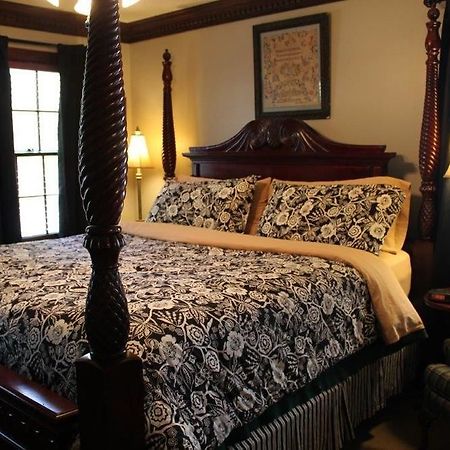 Williamsburg Sampler B & B Екстер'єр фото