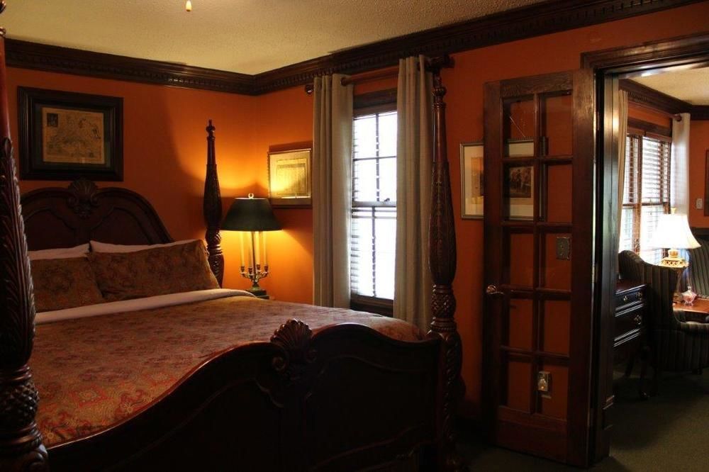 Williamsburg Sampler B & B Екстер'єр фото