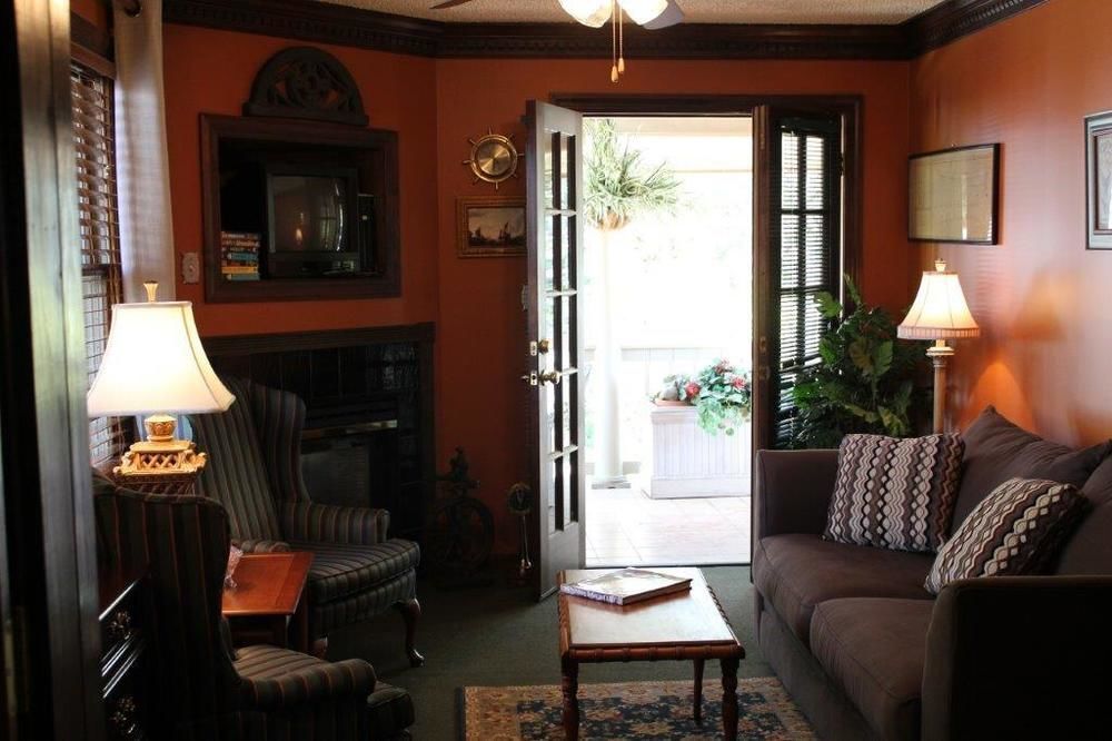 Williamsburg Sampler B & B Екстер'єр фото